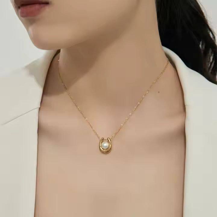 U-shape Pearl Pendant Necklace ✨
