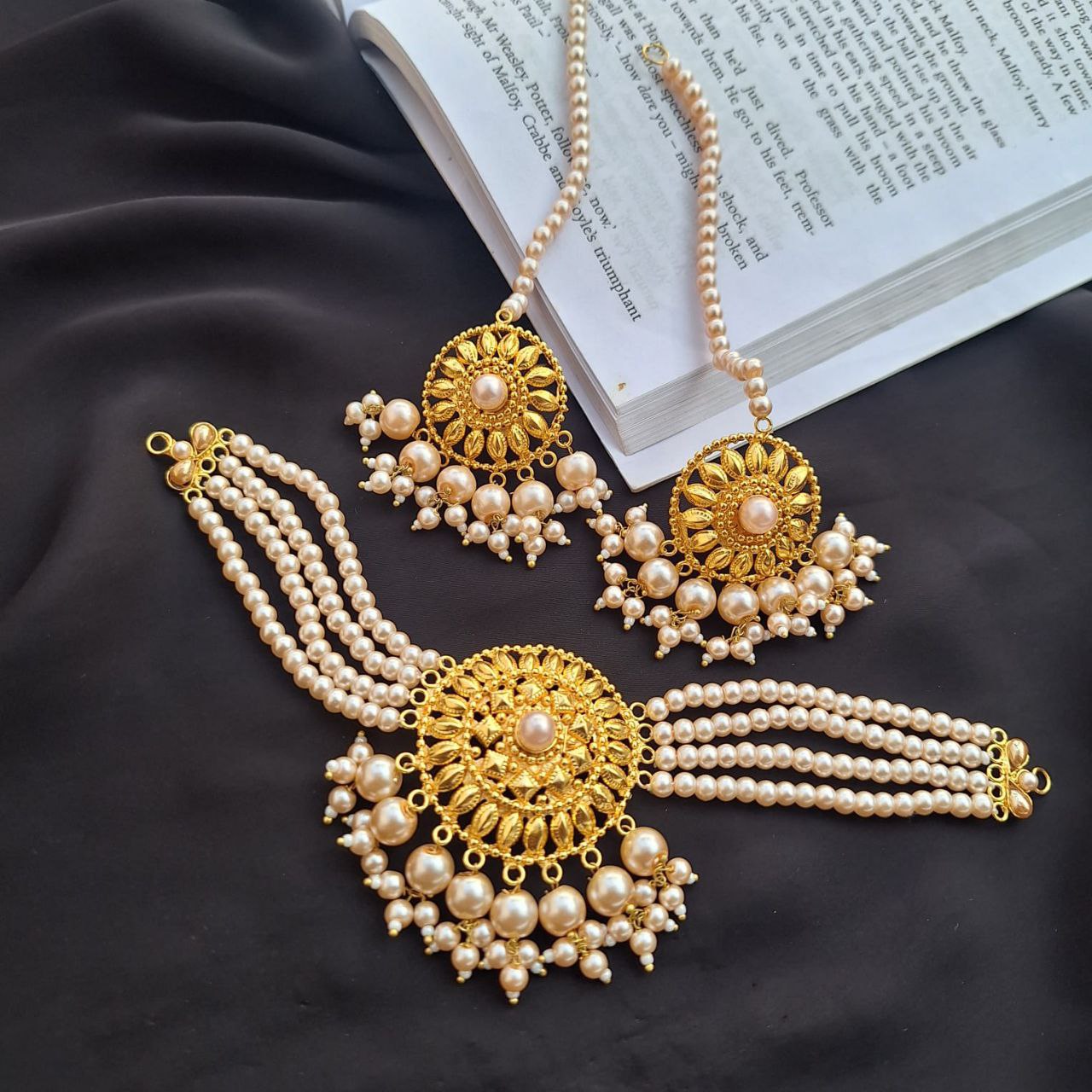 Elegant Earring & Choker Set