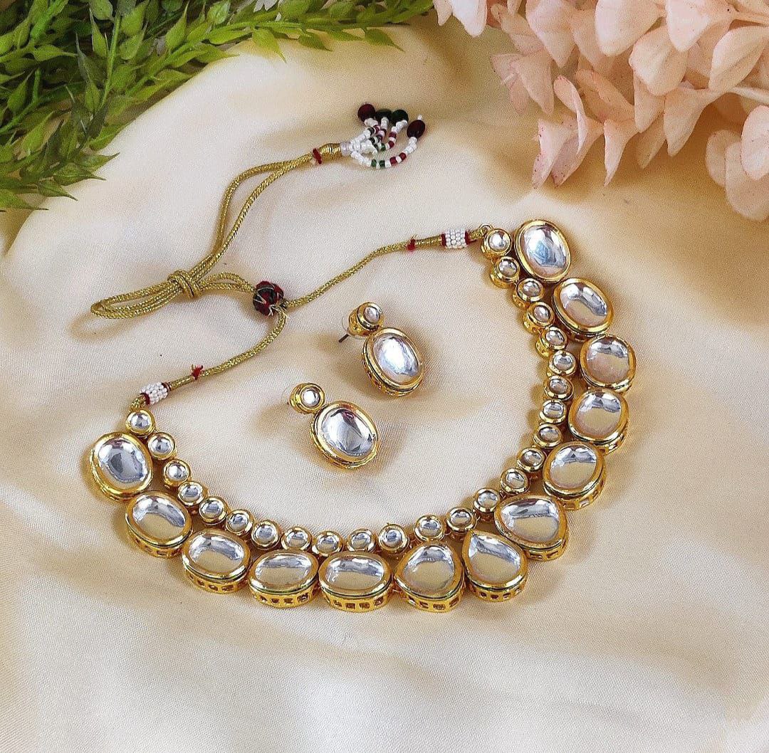 Kundun / Back Meena Jewelry Set