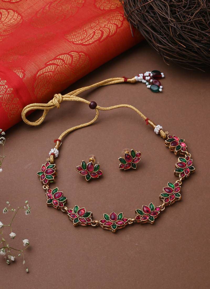 Signature Earrings & Necklace Set